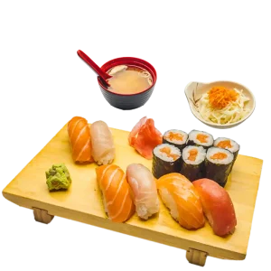 M15 - Soupe miso, salade, 6 sushis assortis et 6 makis saumon