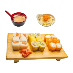 M26 - Soupe miso, salade, et 18 rolls : 6 egg rolls 6 saumon rolls 6 neige rolls