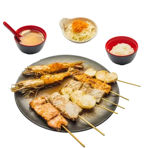 M8 - Soupe miso, salade, riz et 8 brochettes